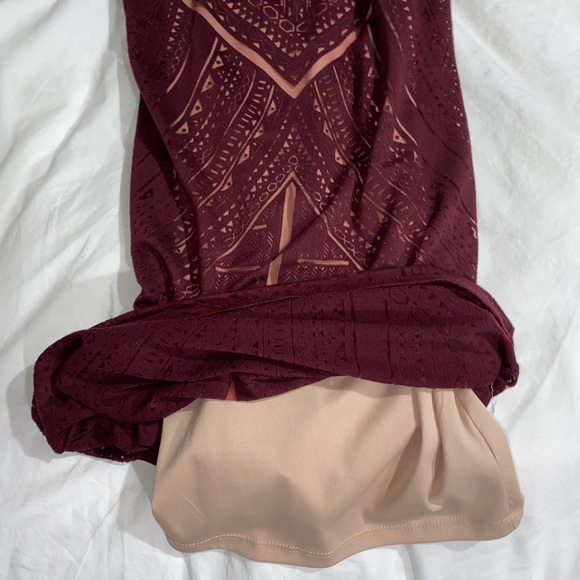 Maroon Halter Bodycon Dress - Picture 4 of 7